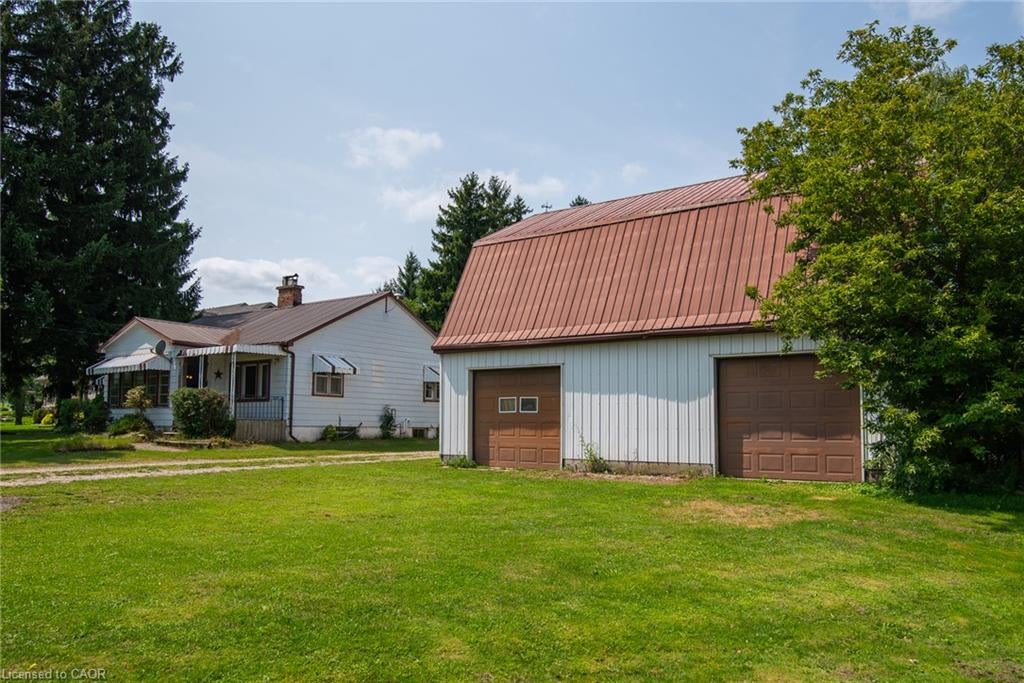 1310 Snyder's Road E