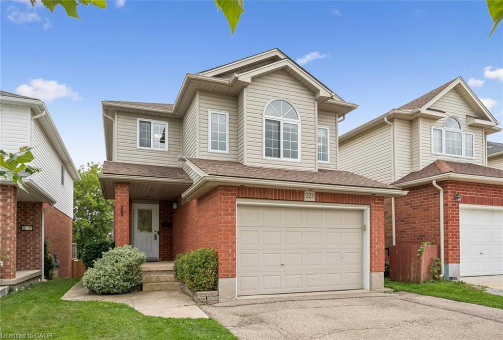 223 Hollyridge Crescent