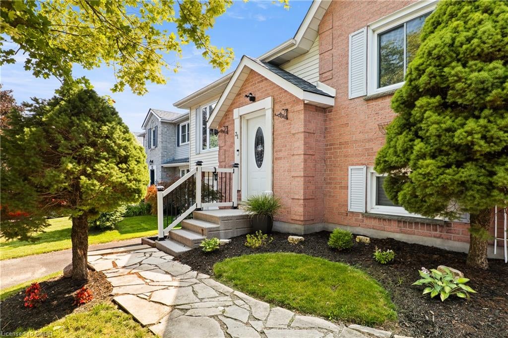 21 Golden Meadow Crescent