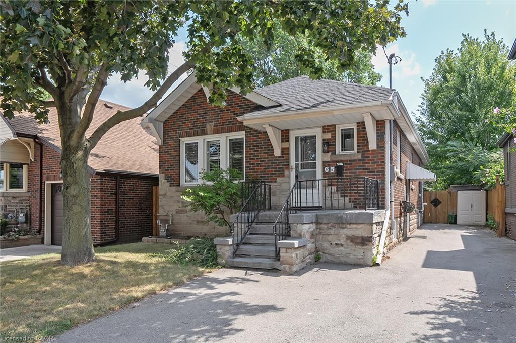 65 Kenilworth Avenue S