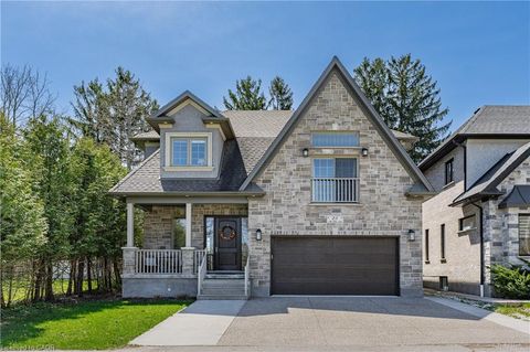 25 Macville Avenue Kitchener ON N2K 1T2