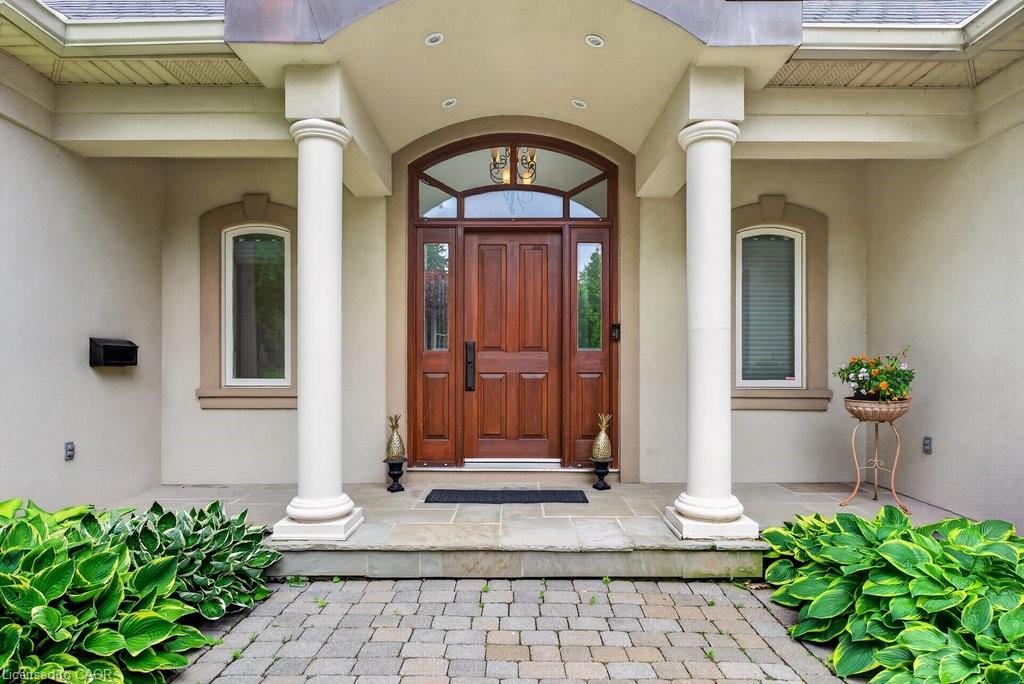 3312 Lakeland Crescent