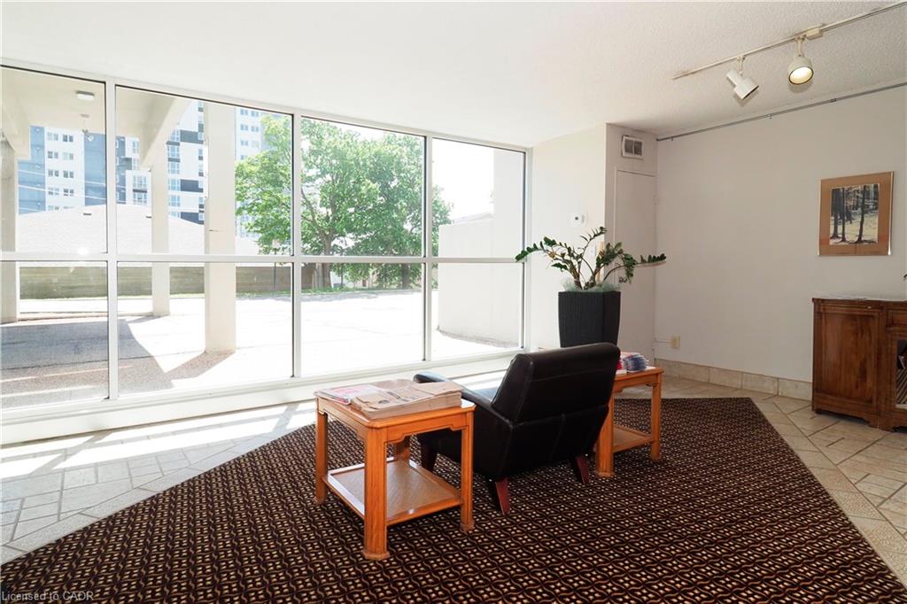 375 King Street N 1105