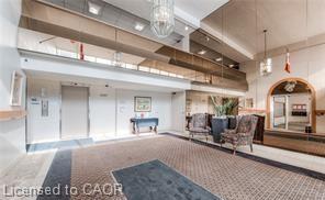 375 King Street N 1105
