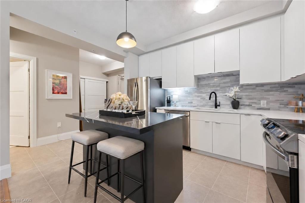 73 Arthur Street S 807