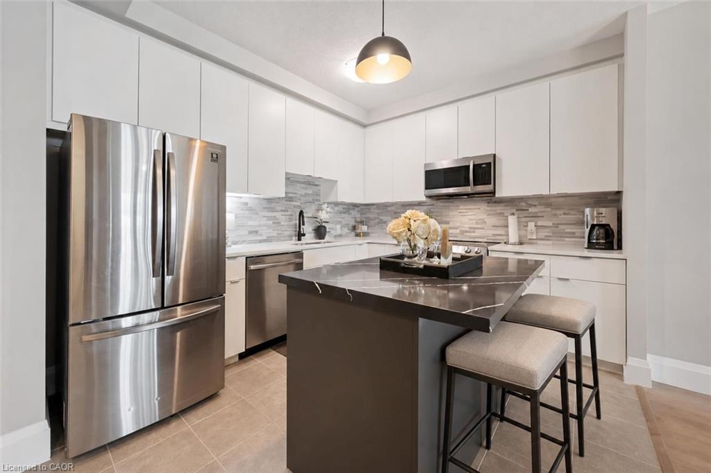 73 Arthur Street S 807