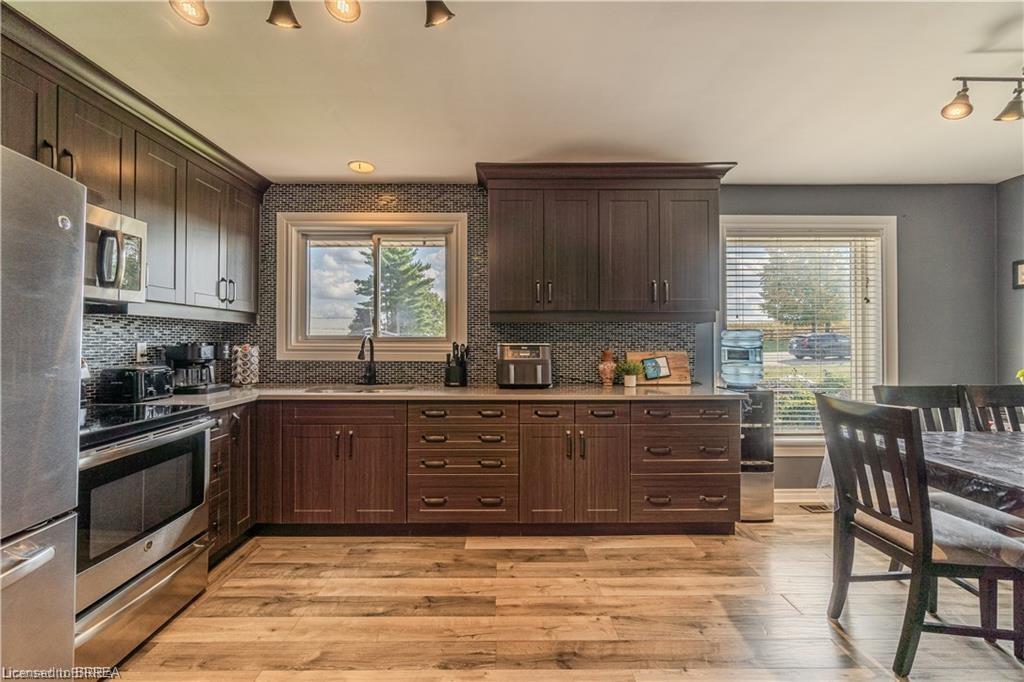 591 Governors Road E