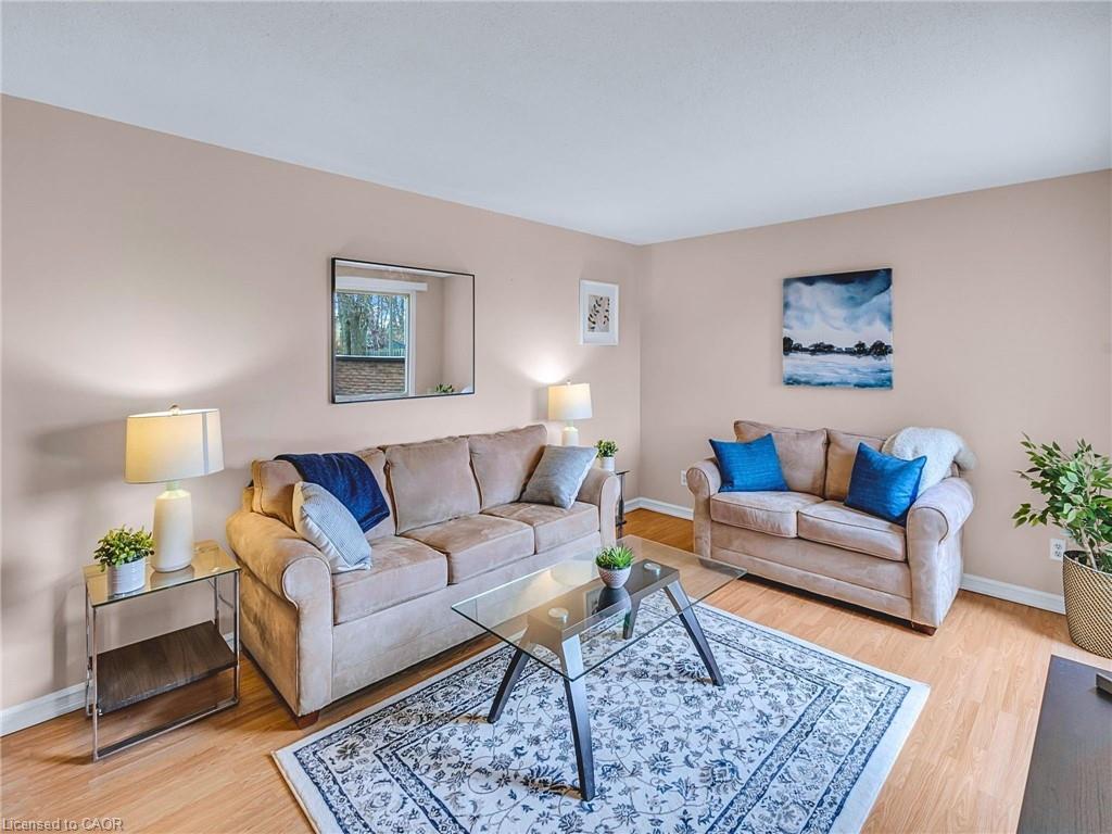 28 Underhill Crescent 3