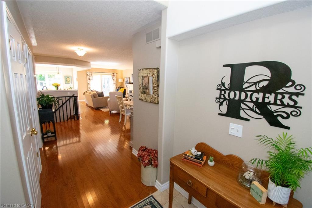 10 Meadowbrook Court