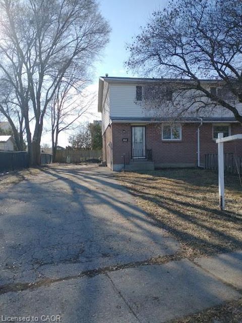 144 Sekura Crescent Cambridge ON N1R 7G1