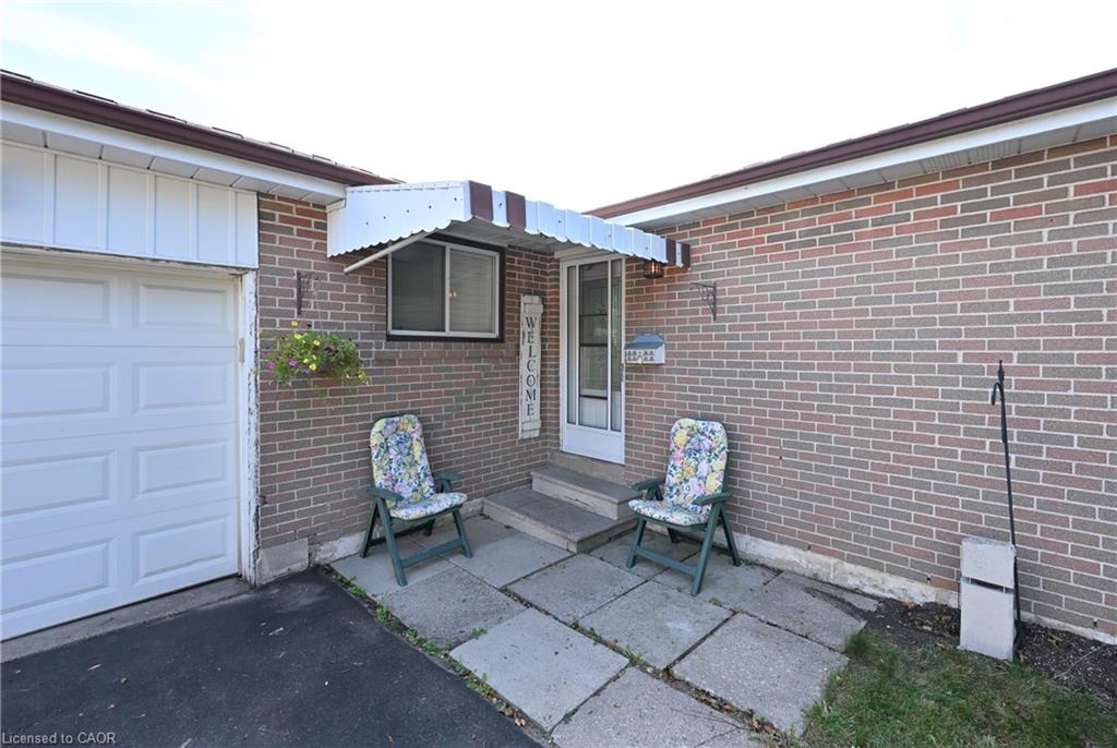 8 Beechwood Crescent
