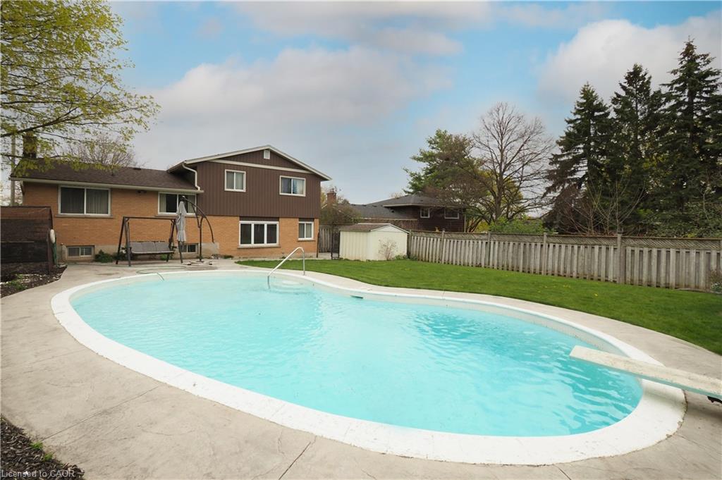76 Cloverdale Crescent