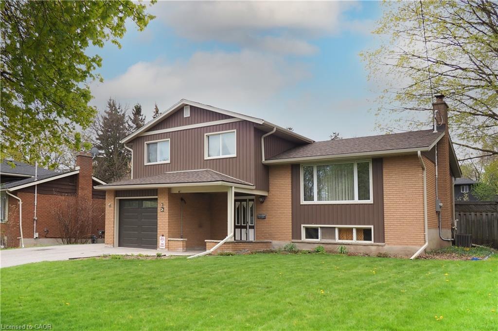 76 Cloverdale Crescent