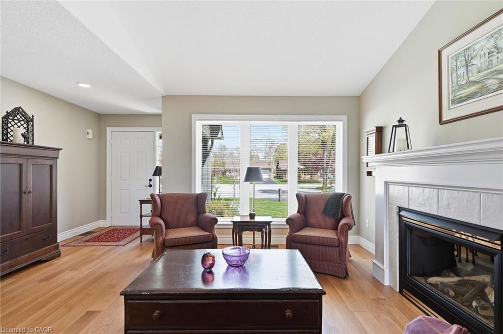 15 Bayshore Court
