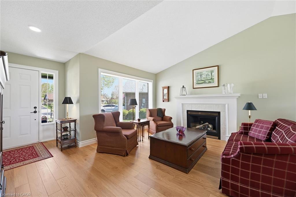 15 Bayshore Court