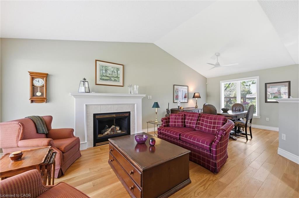 15 Bayshore Court