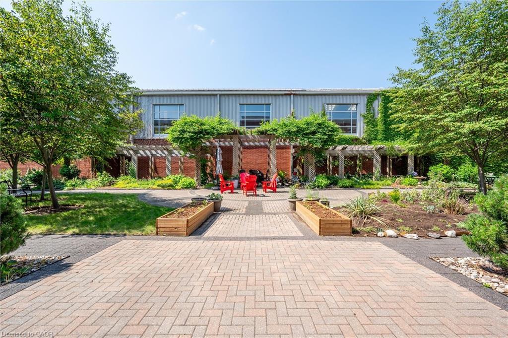 165 Duke Street E 218