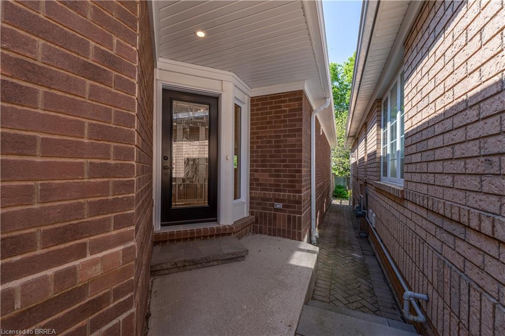 152 Dufferin Avenue 10