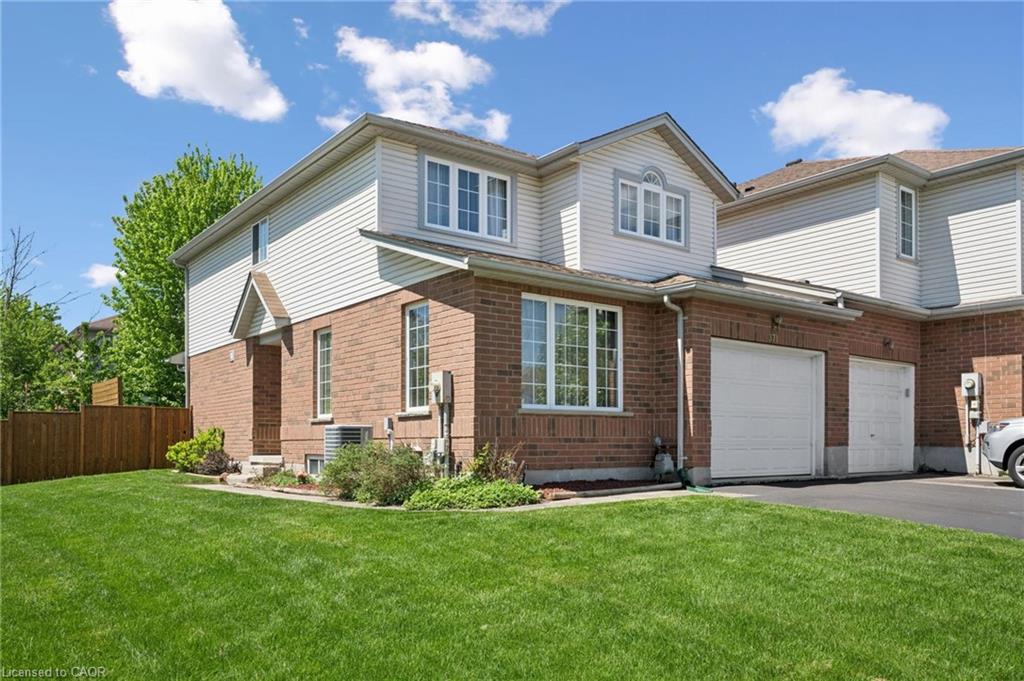 371 University Downs Crescent