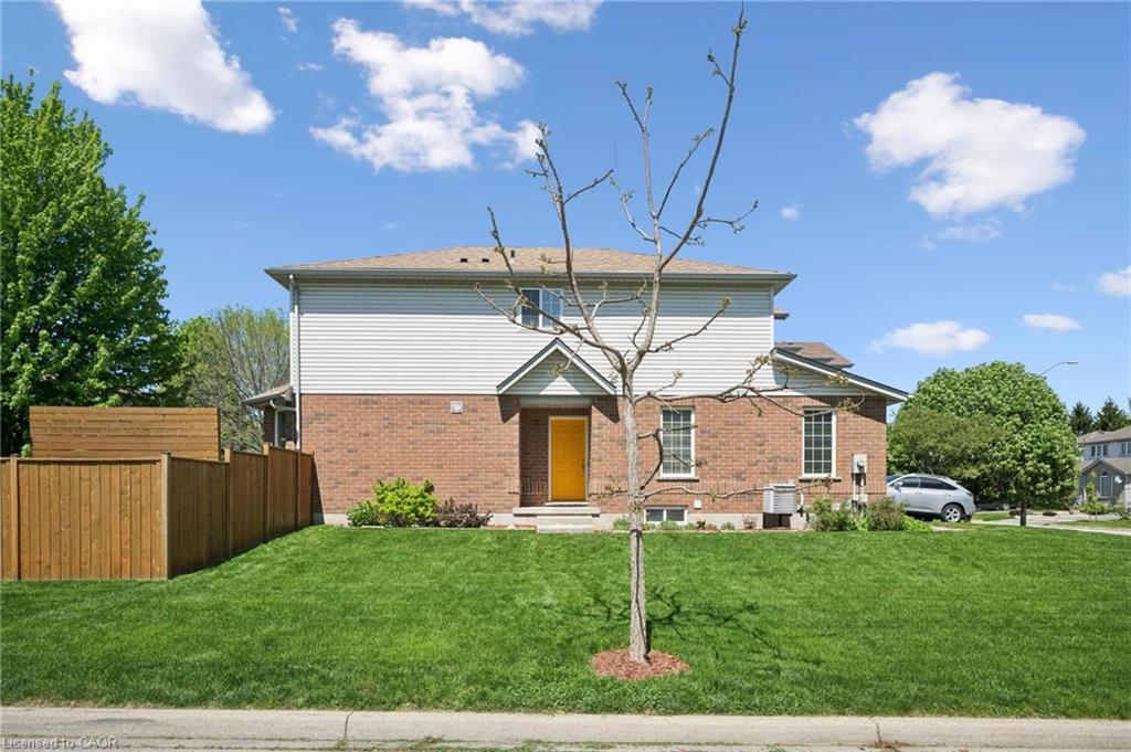 371 University Downs Crescent