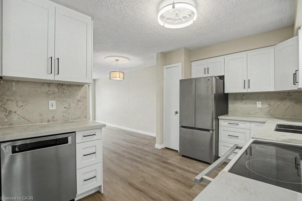 104 Ralgreen Crescent