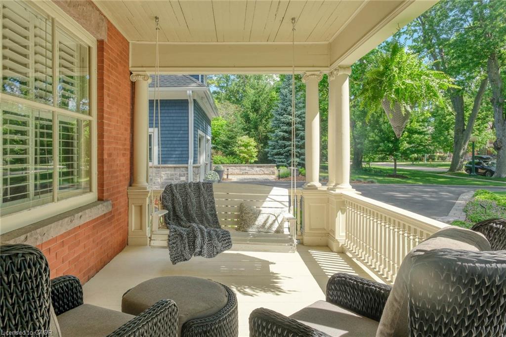 18 Brant Road N