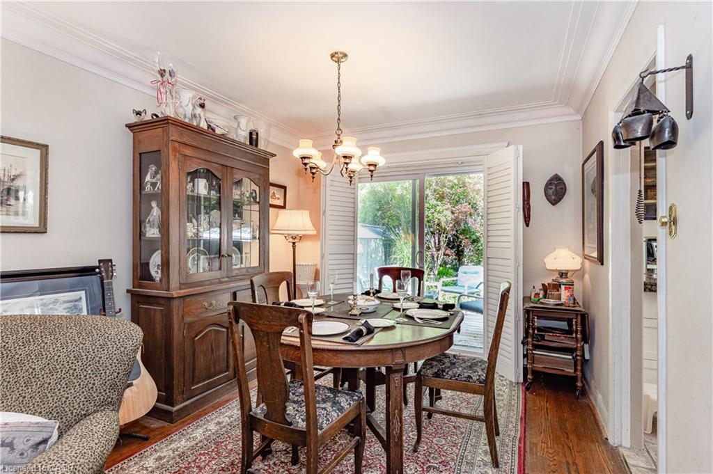 557 Stillwater Crescent