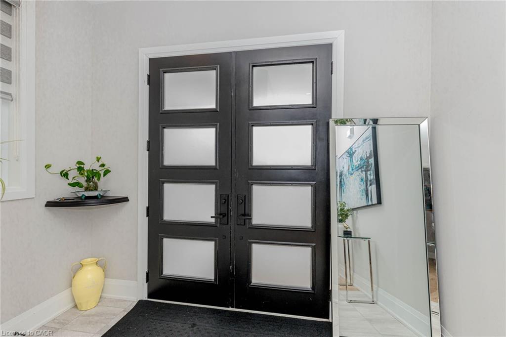 130 Pondcliffe Drive