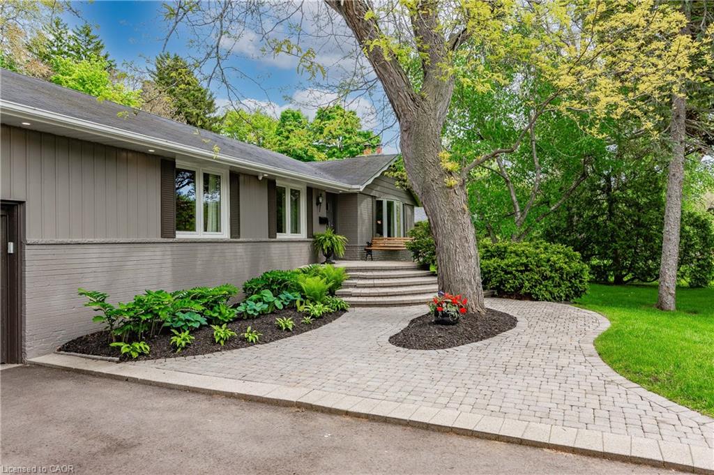 1589 Crediton Parkway