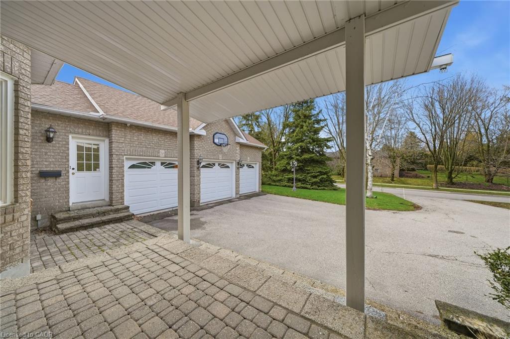 15 Treegrove Grove