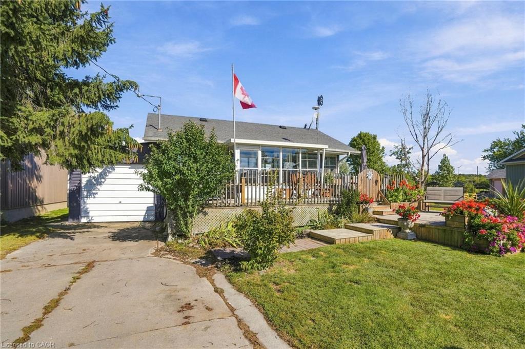 2579 Lakeshore Road