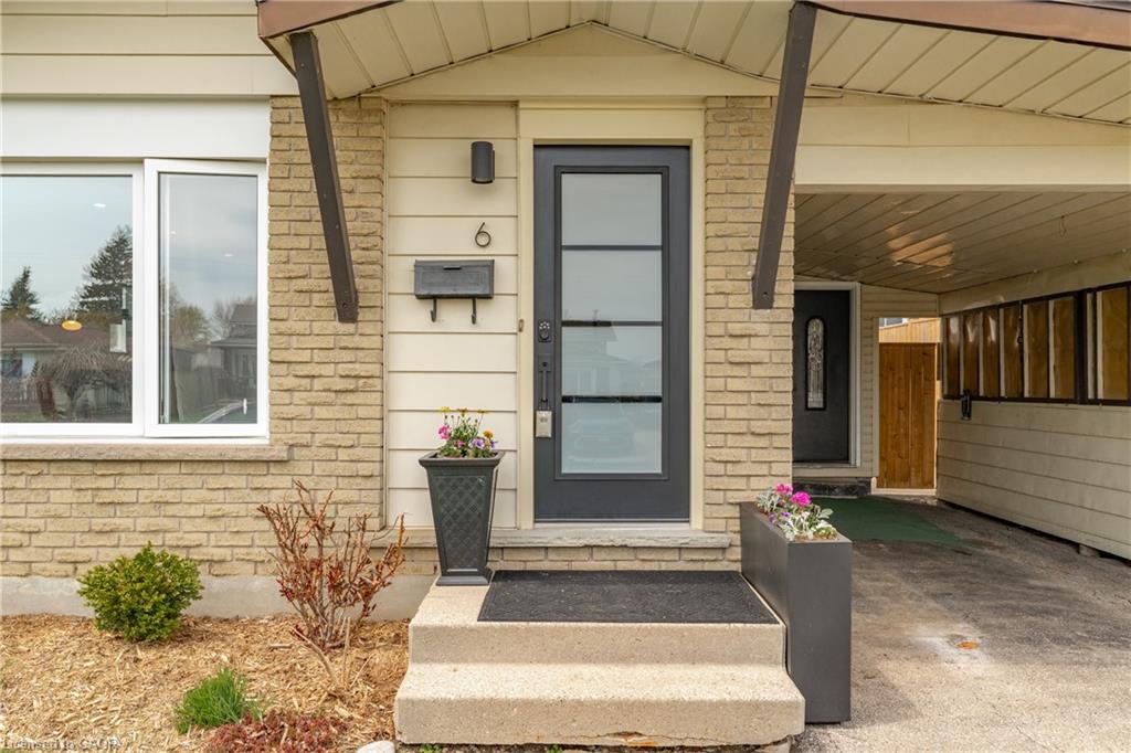 6 Broken Oak Crescent