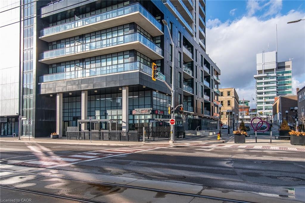 60 Charles Street W 3104