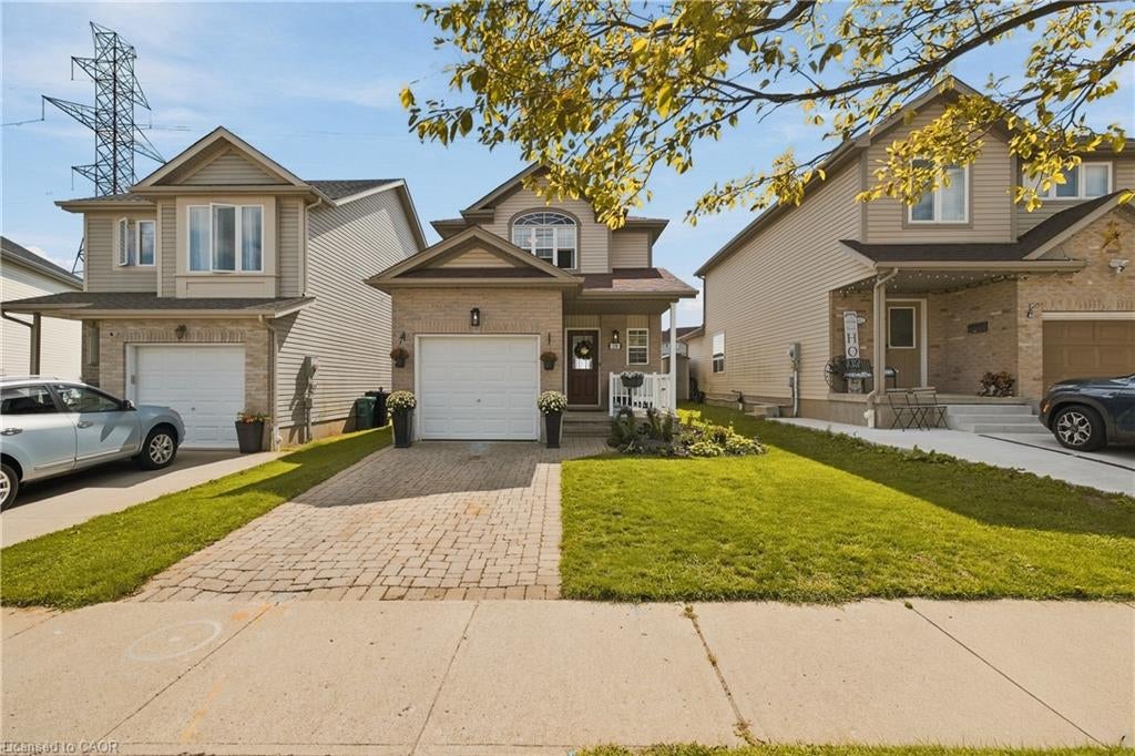 116 Henhoeffer Crescent