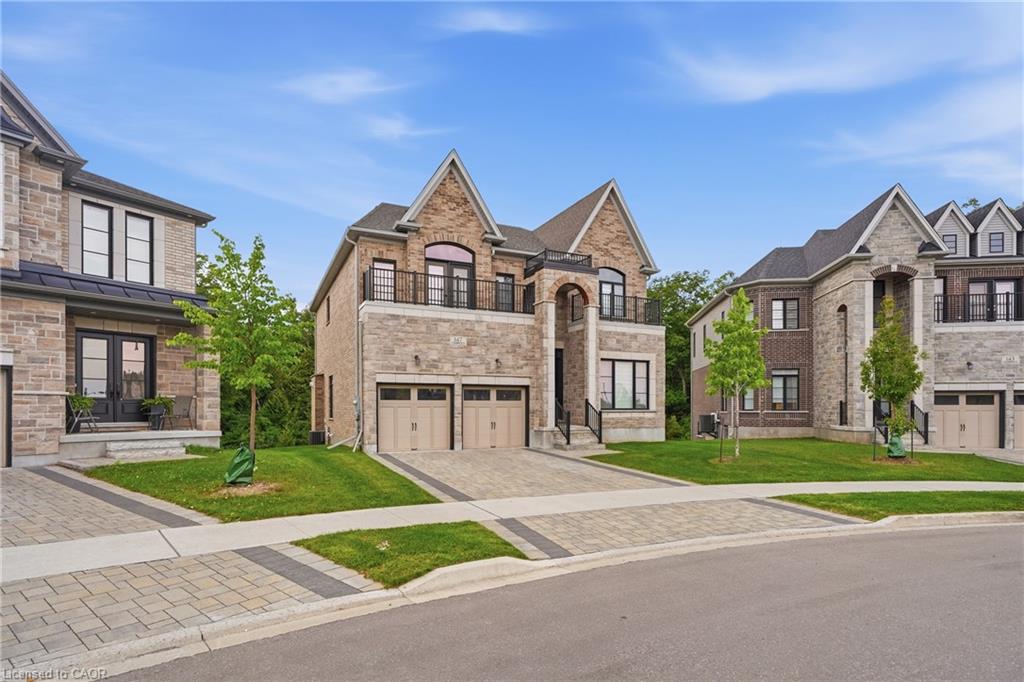 147 Ambrous Crescent