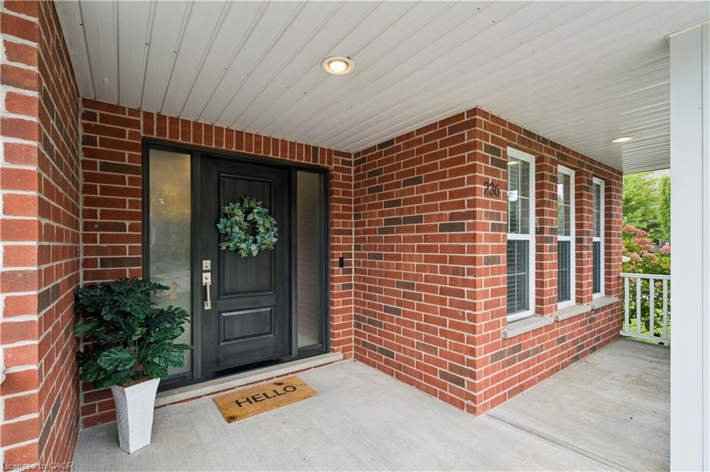 236 Ridge Top Crescent