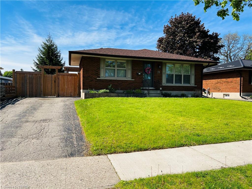 15 Blueridge Crescent