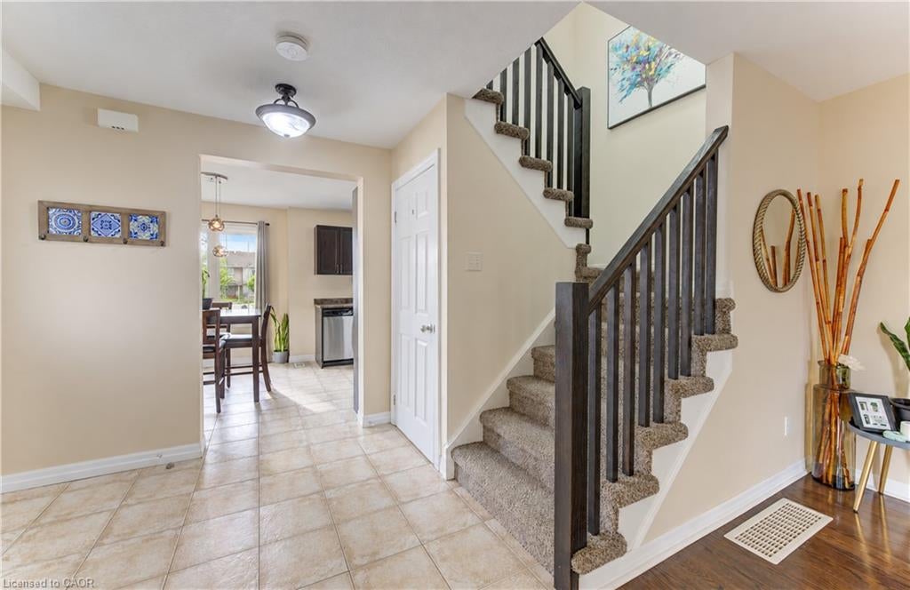 10 Foxglove Crescent 40