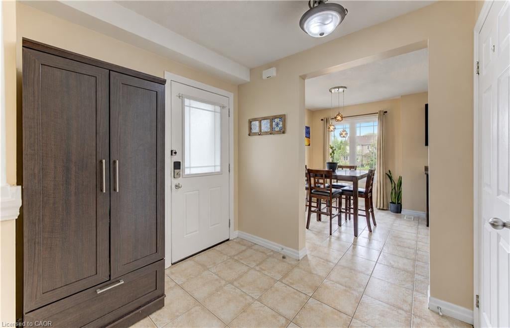 10 Foxglove Crescent 40
