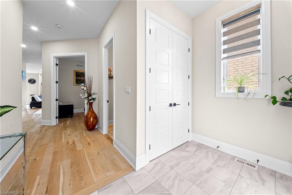130 Pondcliffe Drive