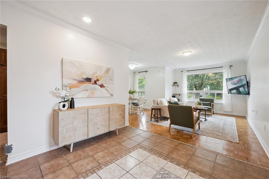 29 Mcilwraith Crescent