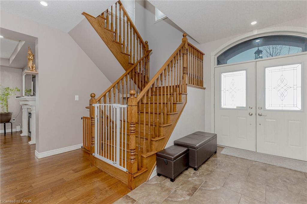 2 Doon Creek Street
