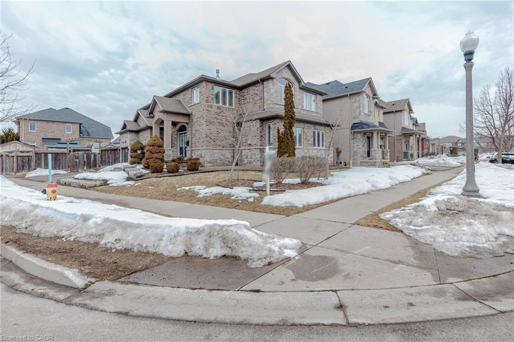 2 Doon Creek Street