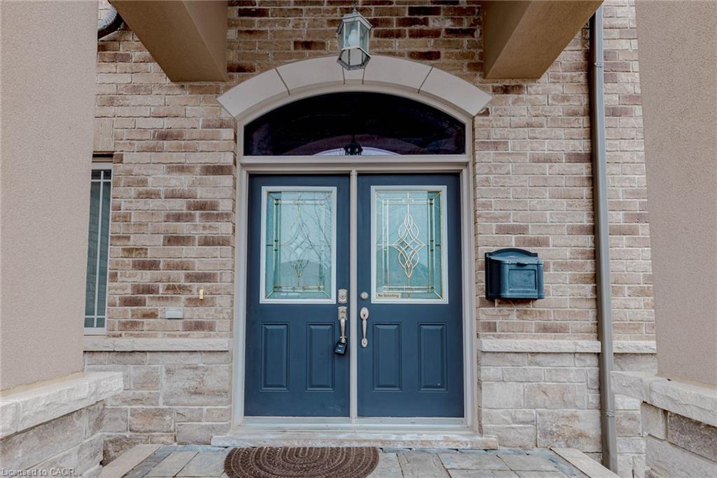 2 Doon Creek Street