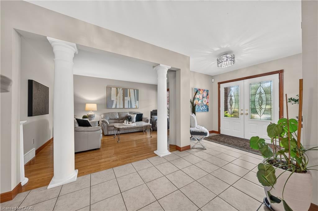 52 Archwood Crescent