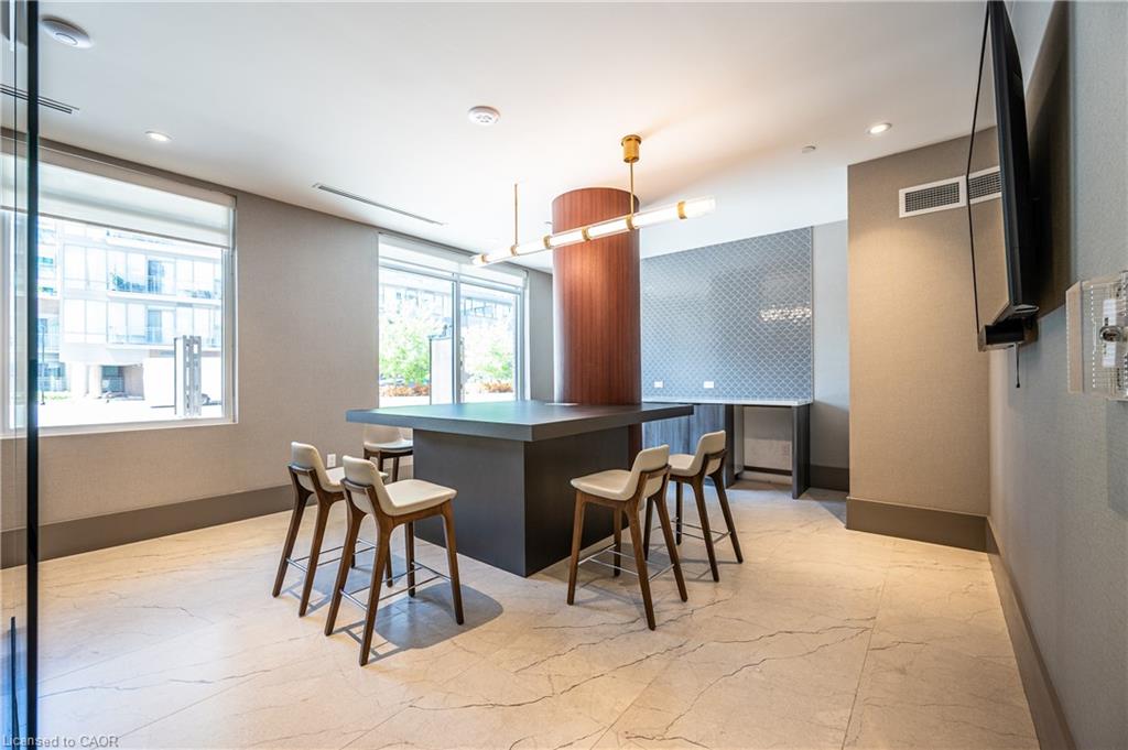 55 Duke Street W 604