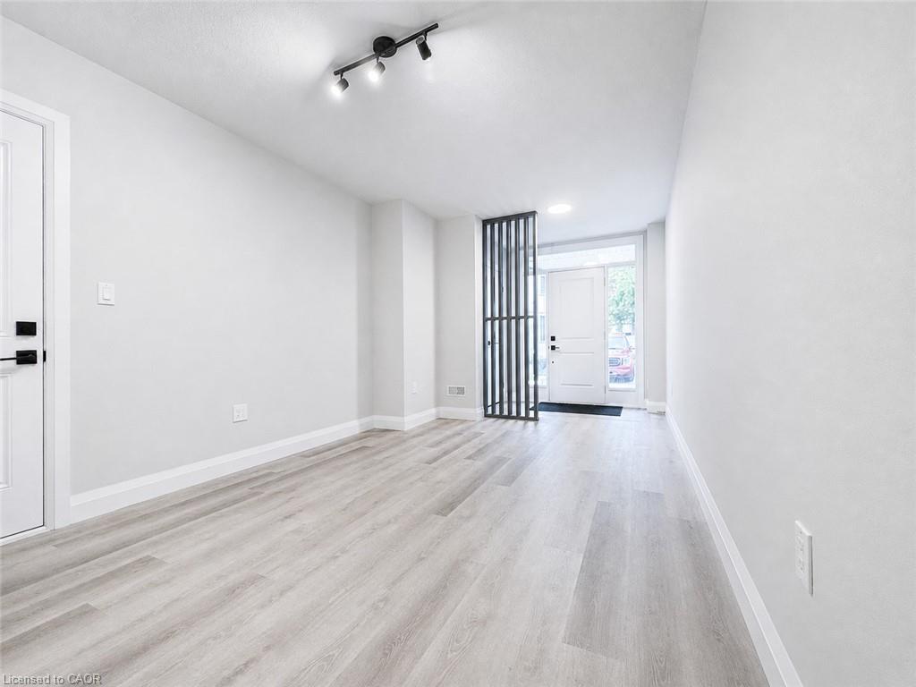 143 Elgin Street N 90