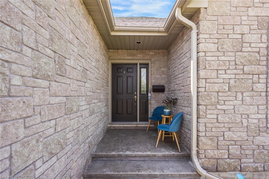 483 Parrott Place