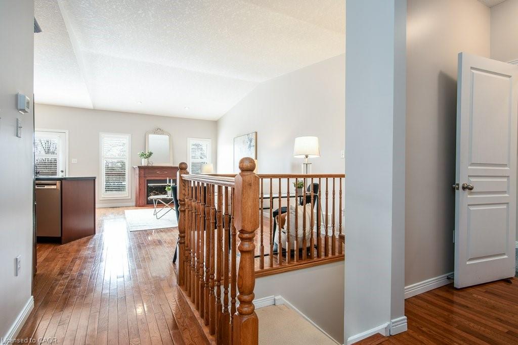 900 Doon Village Road 3