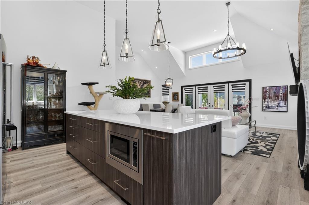12 Sassafras Row